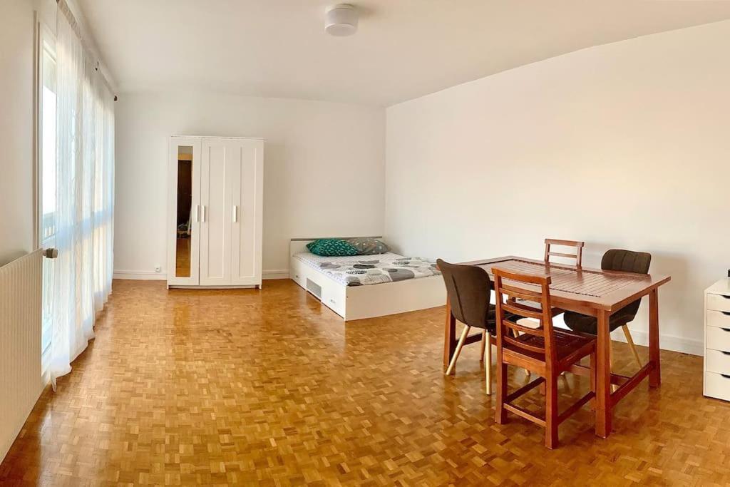 נואזי-לה-גראן Appartement Bien Situe מראה חיצוני תמונה